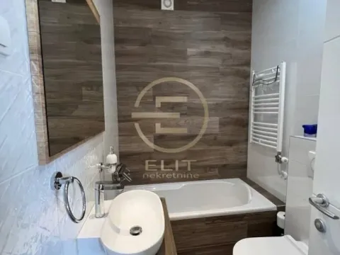 Prodaja, trosoban stan, 117m², Centar, Novi Sad - image 27