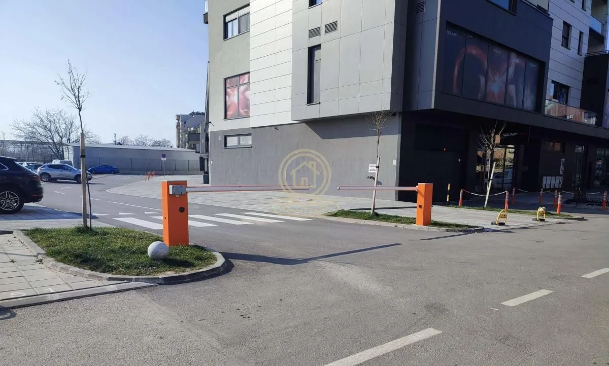 Sale, parking/garage, 14m², Detelinara, Novi Sad Sve Podlokacije