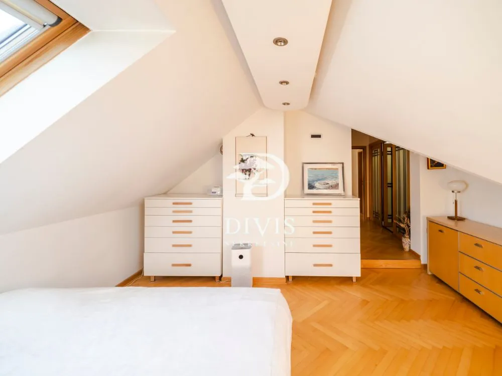 Sale, four bedroom apartment, 97m², Kalenić Pijaca, Vračar Sve Podlokacije