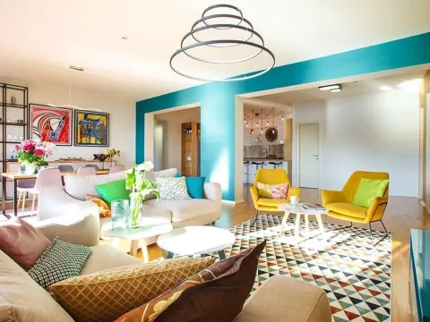 Izdavanje, trosoban stan, 198m², Budva, Crna Gora - image 11