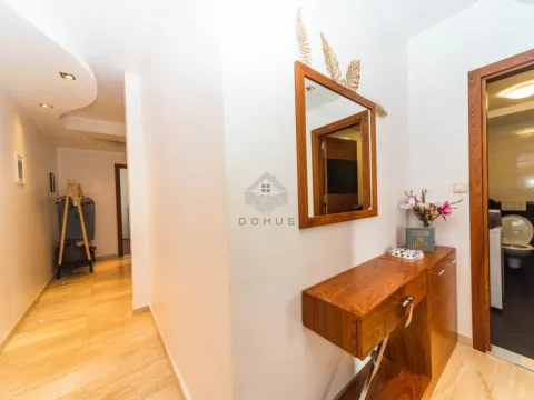 Izdavanje, trosoban stan, 102m², Gorica C, Podgorica - image 13