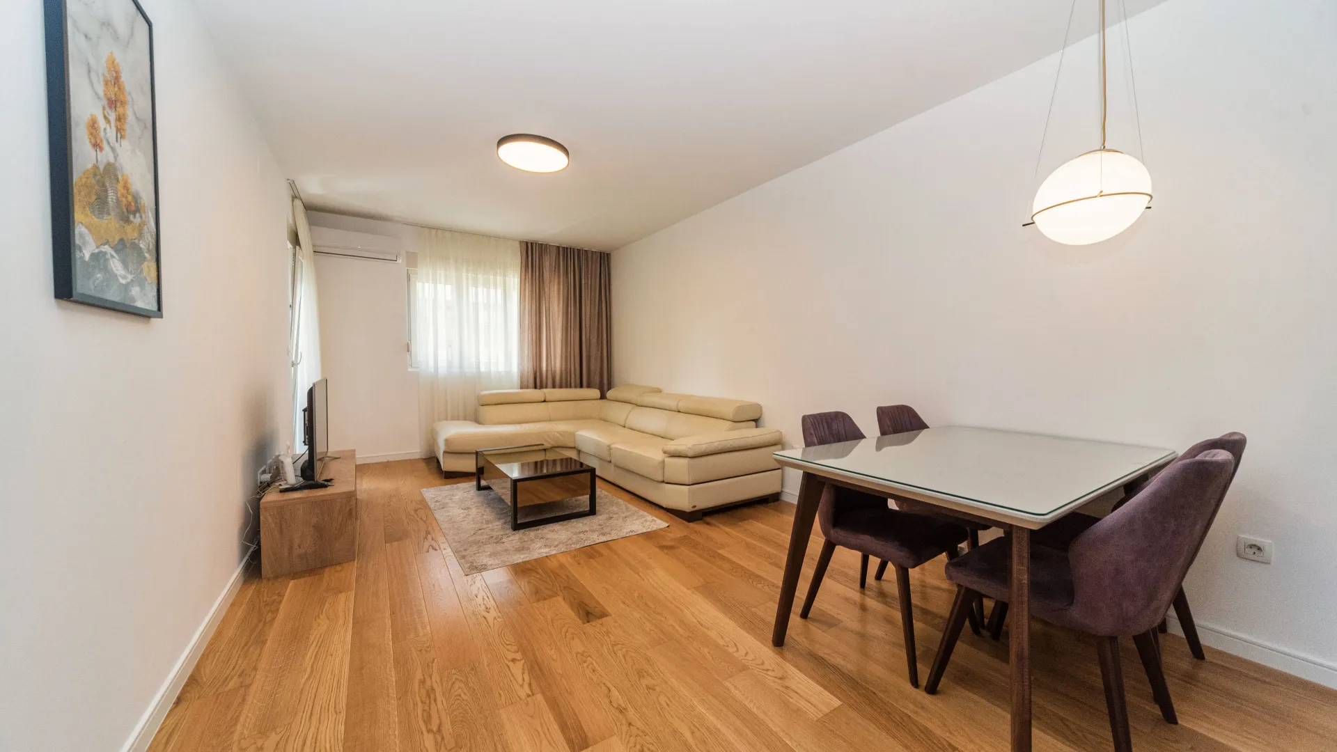 Izdavanje, dvosoban stan, 69m², Central Point, Podgorica