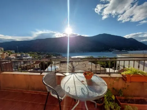 Prodaja, dvosoban stan, 62m², Dobrota, Kotor - image 2