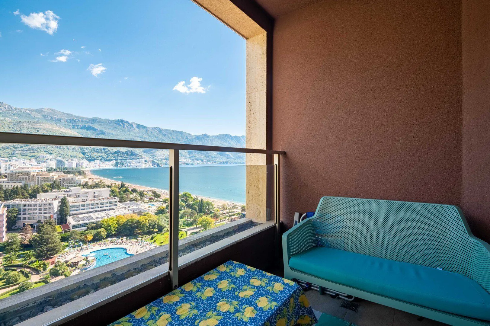 Prodaja, jednosoban stan, 54m², Bečići, Budva