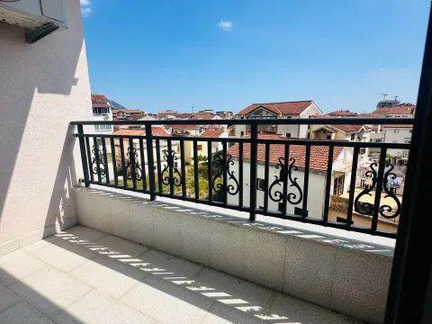 Izdavanje, dvosoban stan, 65m², Rozino, Budva - image 9