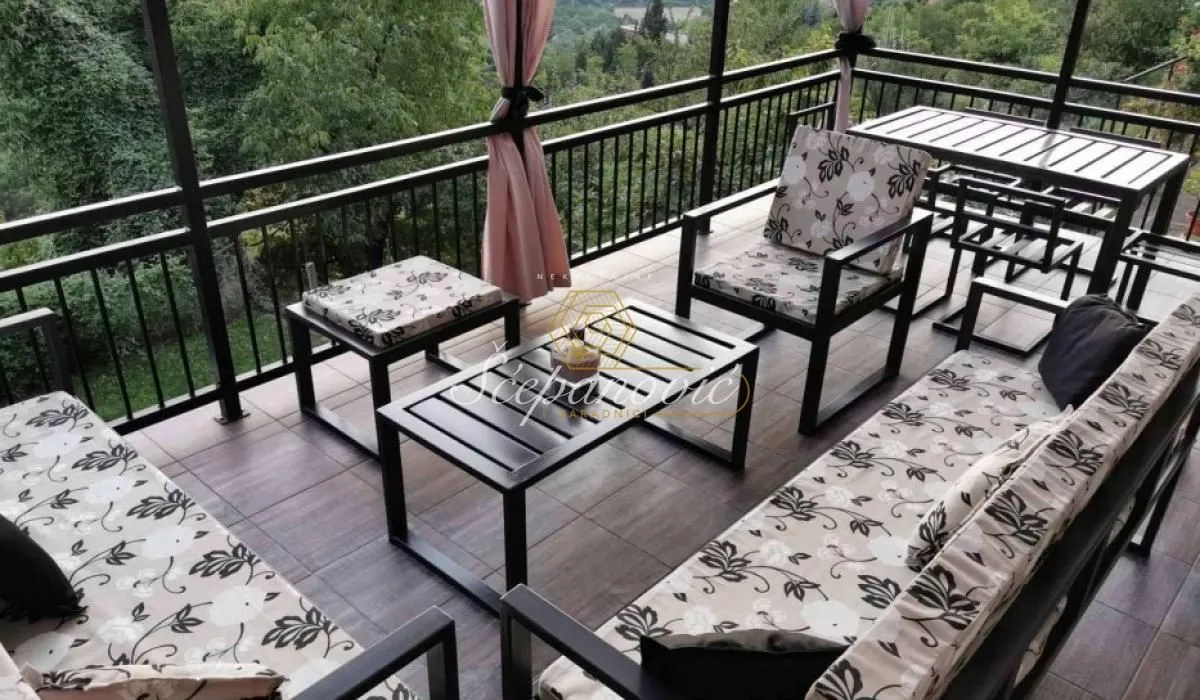 Prodaja, kuća, 280m², Sremska Kamenica, Petrovaradin
