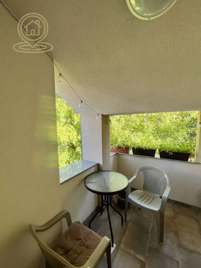 Izdavanje, dvosoban stan, 60m², Zemun Sve Podlokacije, Beograd