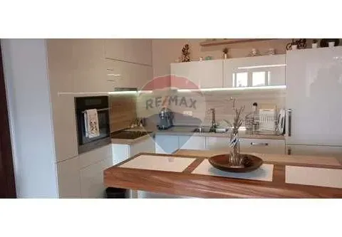 Izdavanje, dvosoban stan, 109m², Bečići, Budva - image 2