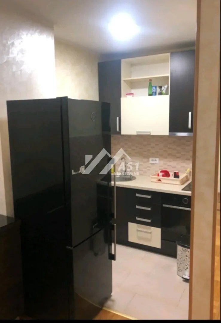 Izdavanje, četvorosoban stan, 102m², Telep, Novi Sad Sve Podlokacije