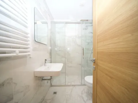 Izdavanje, dvosoban stan, 80m², City Kvart, Podgorica - image 6