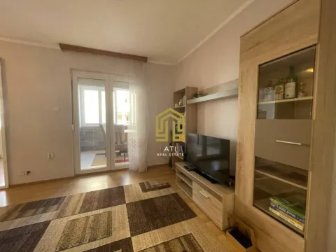 Izdavanje, jednosoban stan, 50m2, Velji Vinogradi, Budva
