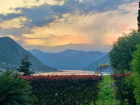 Prodaja, dvosoban stan, 74m², Dobrota, Kotor - image 5