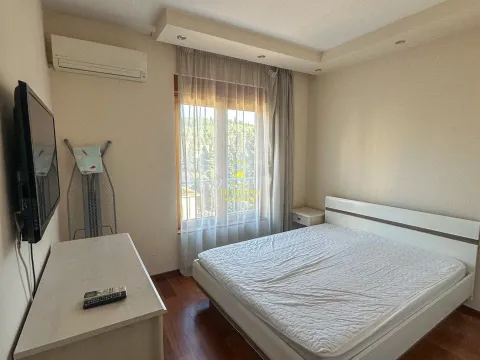 Rent, two bedroom apartment, 75m², Centar, Podgorica - image 8