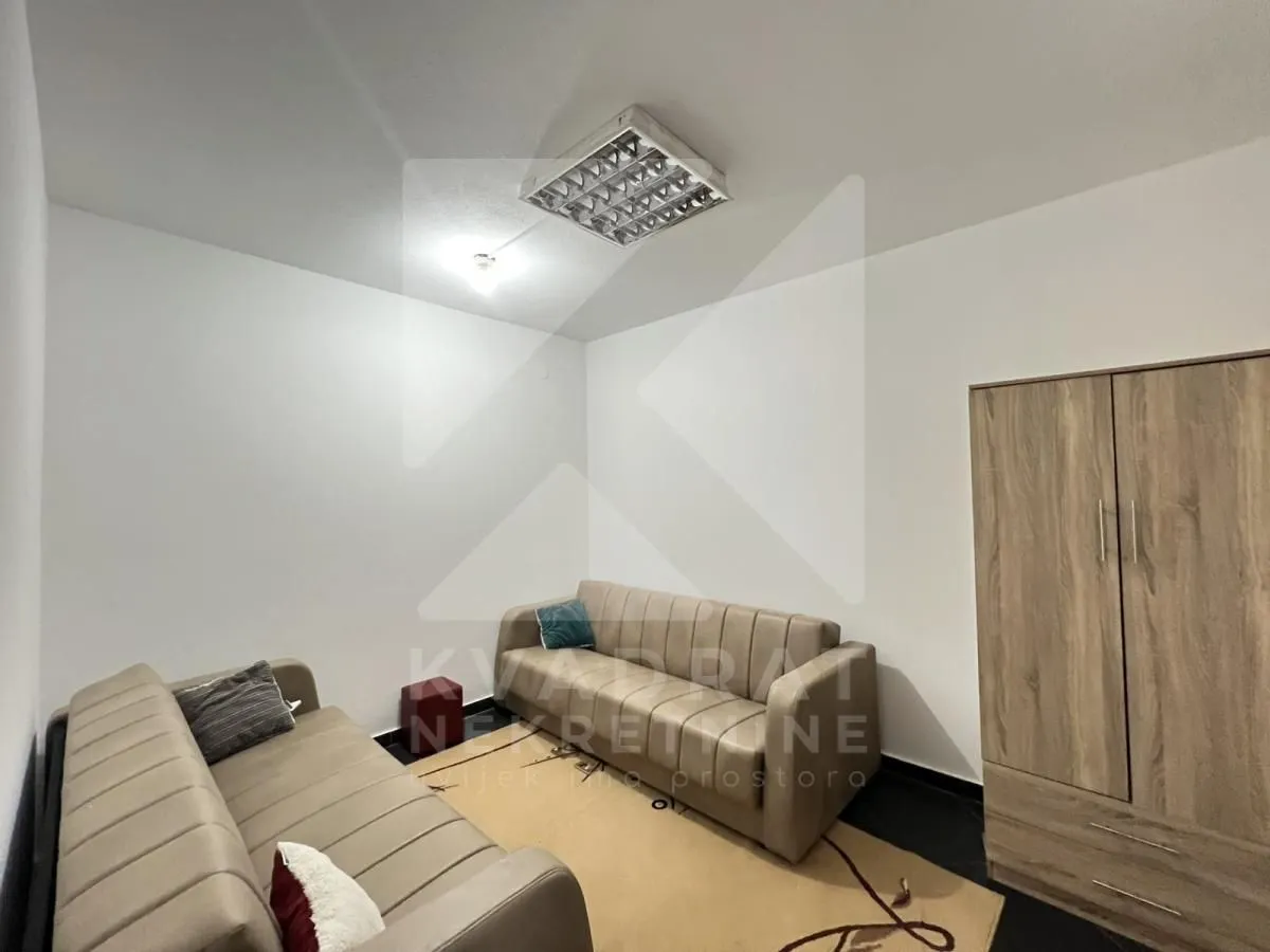 Izdavanje, trosoban stan, 90m², Zagorič, Podgorica
