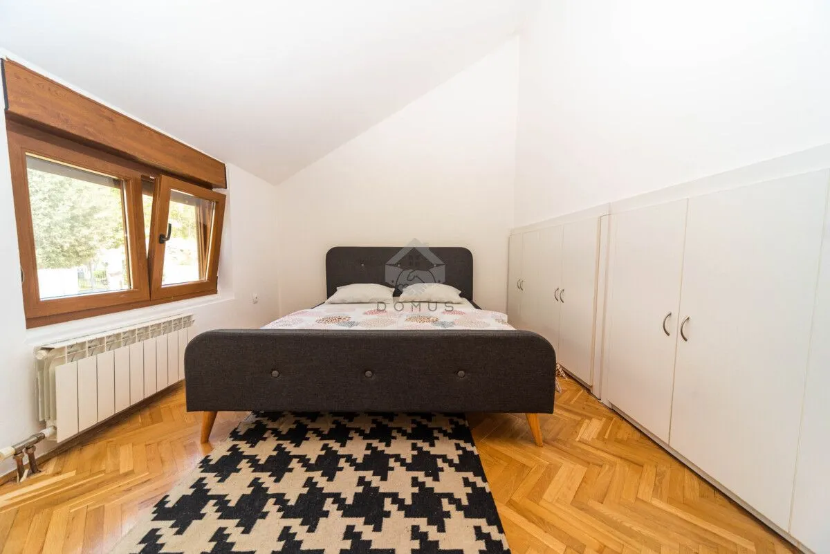 Rent, house, 280m², Gorica C, Podgorica
