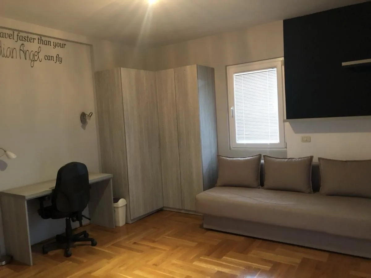 Rent, four bedroom apartment, 191m², Mrčevac, Tivat