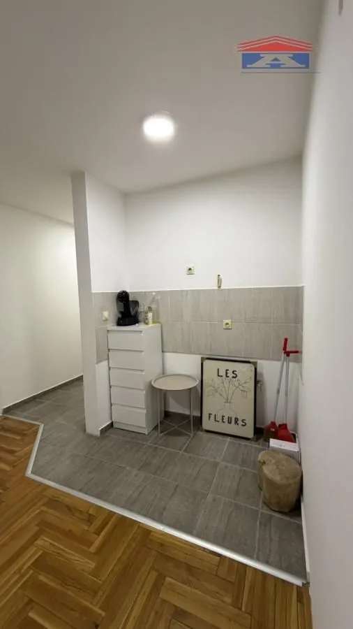 Izdavanje, garsonjera, 25m², Grbavica, Novi Sad Sve Podlokacije