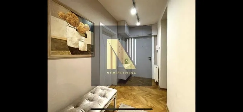 Prodaja, četvorosoban stan, 130m², Grbavica, Novi Sad Sve Podlokacije
