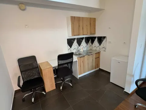 Izdavanje, dvosoban stan, 69m², Master Kvart, Podgorica - image 3