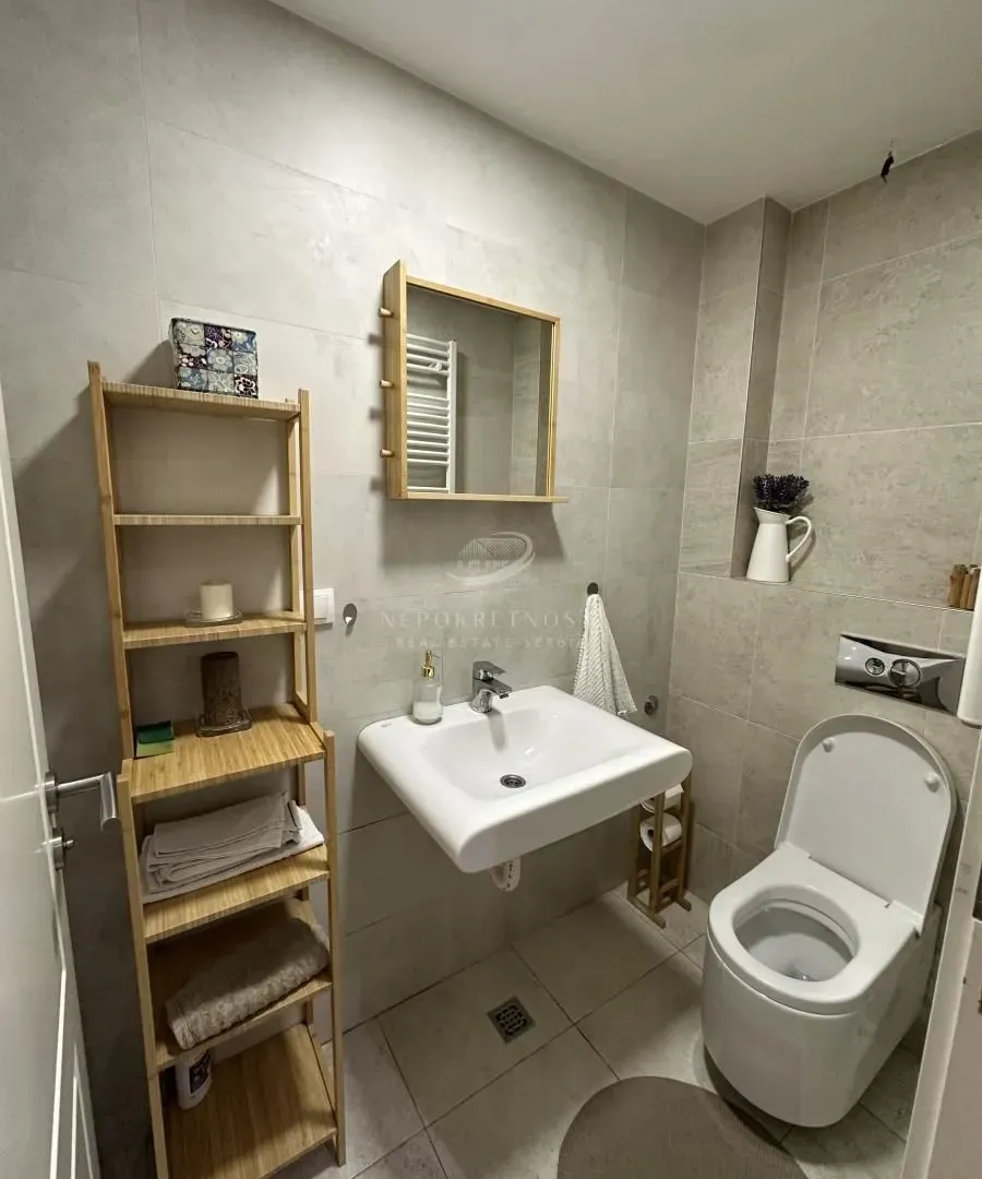 Sale, house, 300m², Lekino Brdo, Voždovac Sve Podlokacije