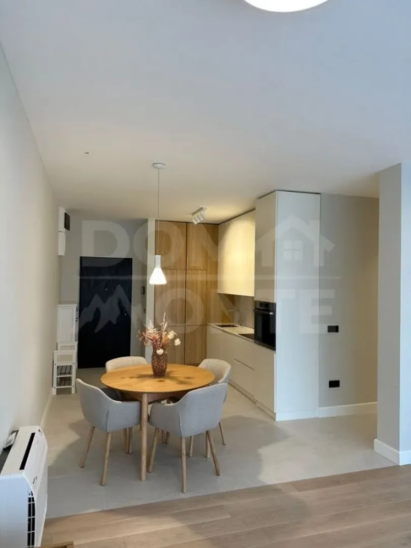 Prodaja, četvorosoban stan, 81m², Dobrota, Kotor