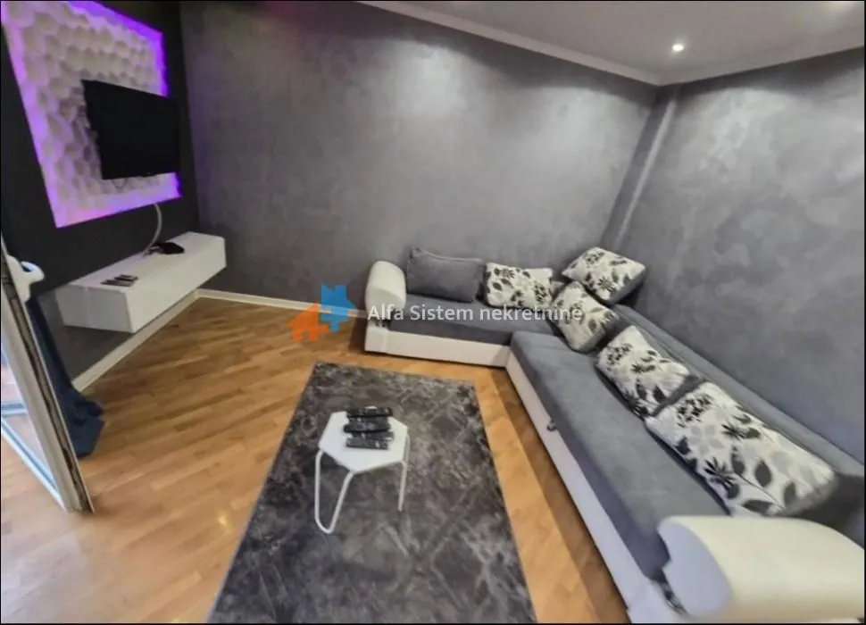 Izdavanje, trosoban stan, 69m², Stari Grad, Beograd