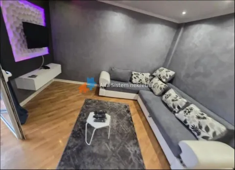 Izdavanje, trosoban stan, 69m², Stari Grad, Beograd - image 5
