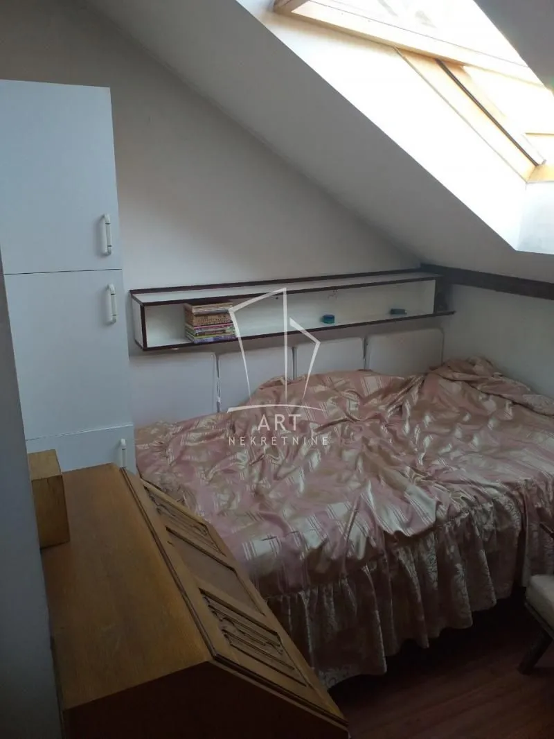Sale, four bedroom apartment, 88m², Kalenić Pijaca, Vračar Sve Podlokacije