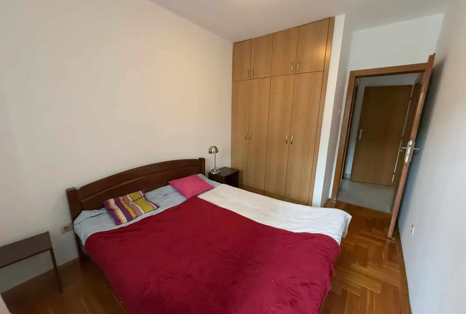 Izdavanje, dvosoban stan, 76m², Stari Aerodrom, Podgorica