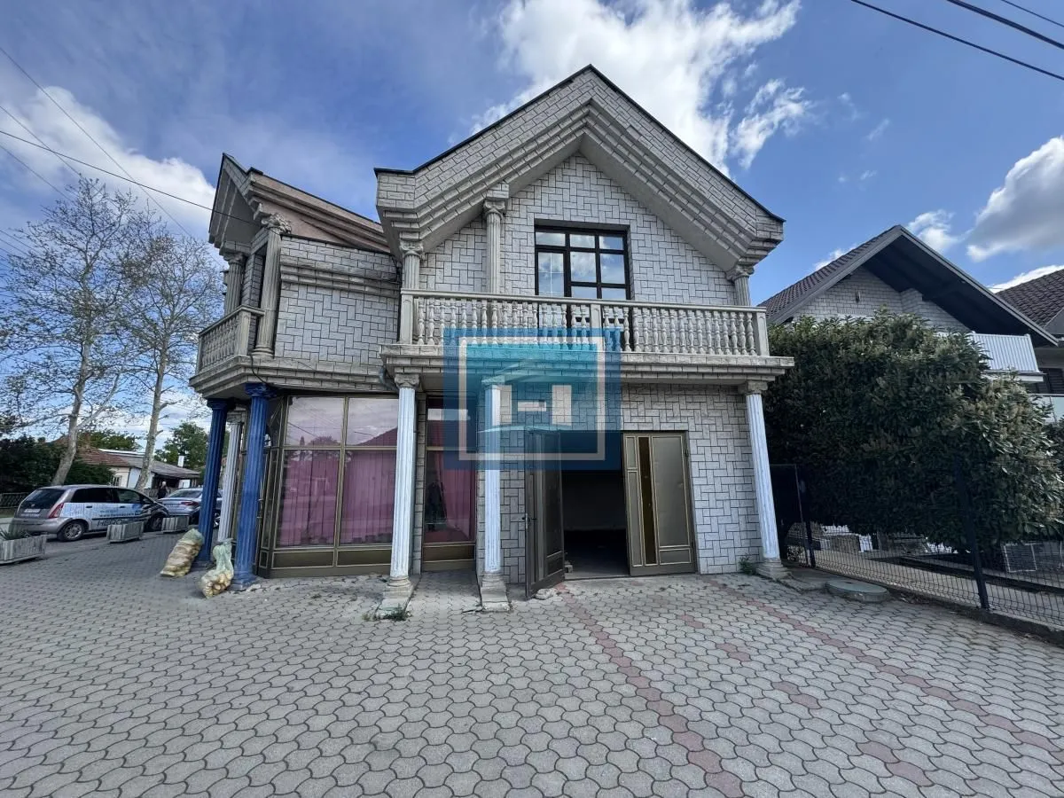 Sale, office space, 885m², Ćuprija, Srbija