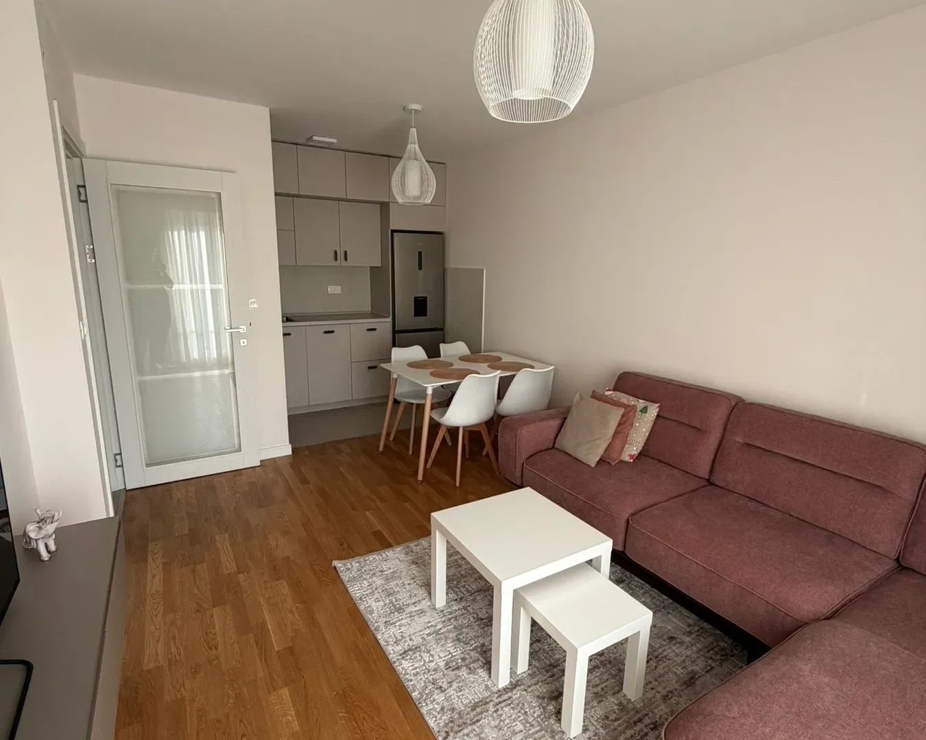 Izdavanje, jednosoban stan, 39m², Pobrežje, Podgorica