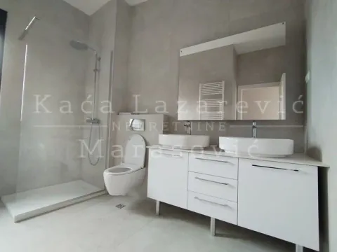 Izdavanje, trosoban stan, 166m², Čubura, Beograd - image 11