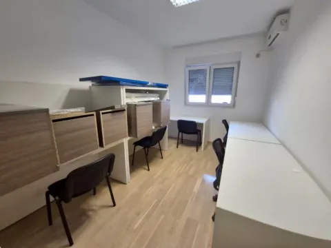 Rent, office space, 75m², City Kvart, Podgorica - image 4