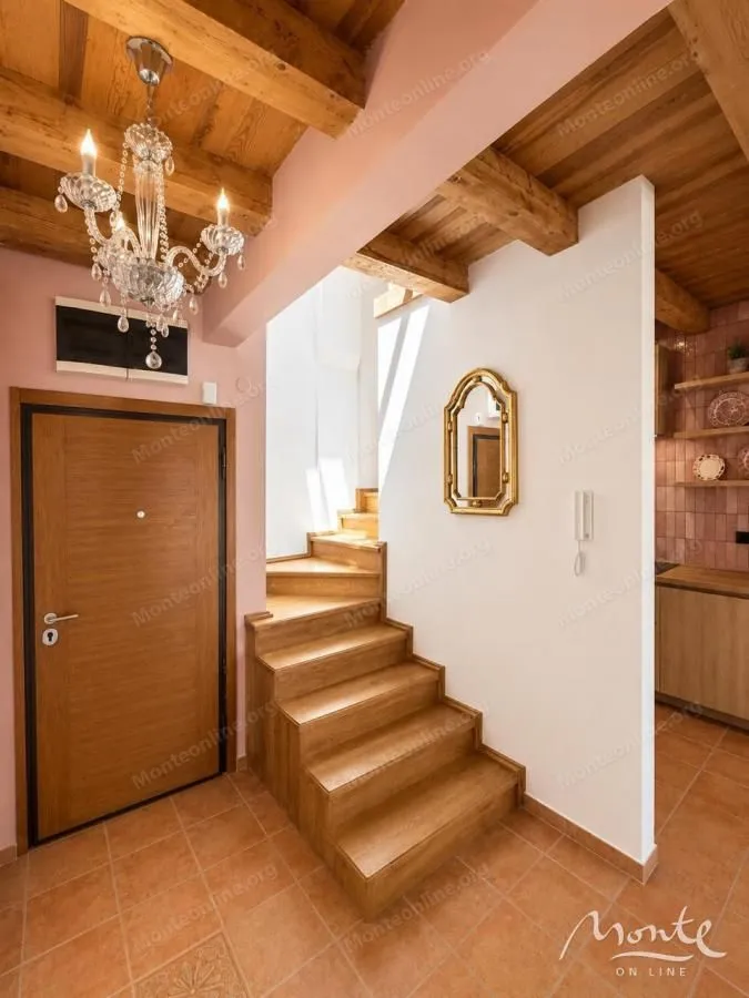 Prodaja, trosoban stan, 96m², Rozino, Budva