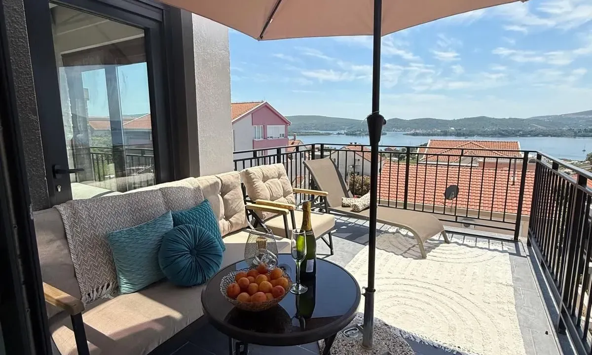 Prodaja, dvosoban stan, 70m², Kava, Tivat