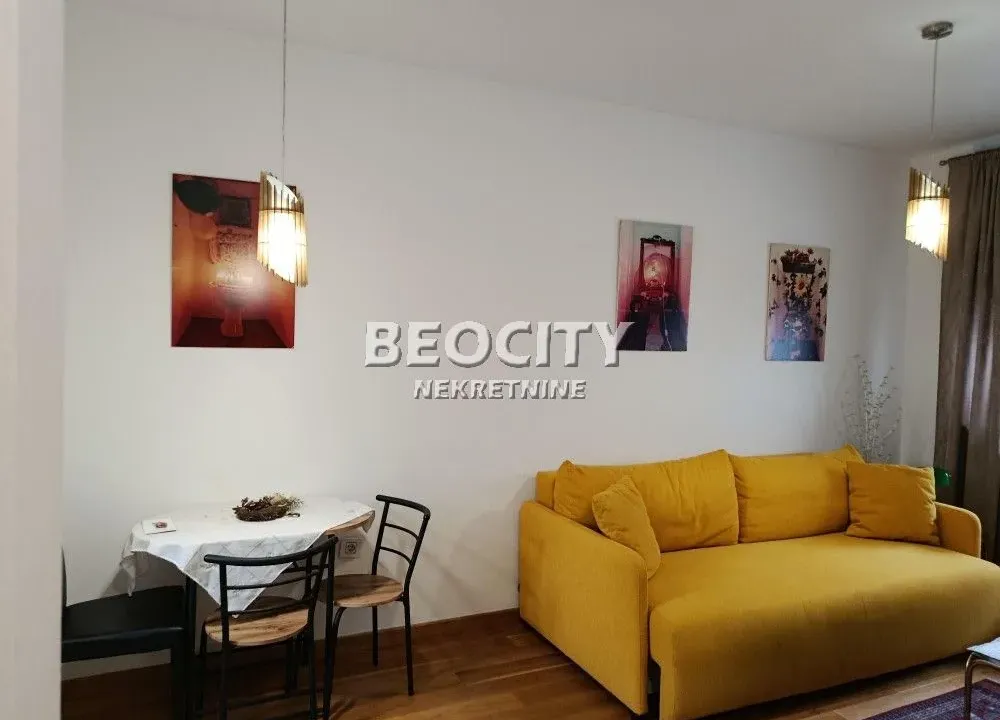 Prodaja, stan, 35m², Centar, Novi Sad