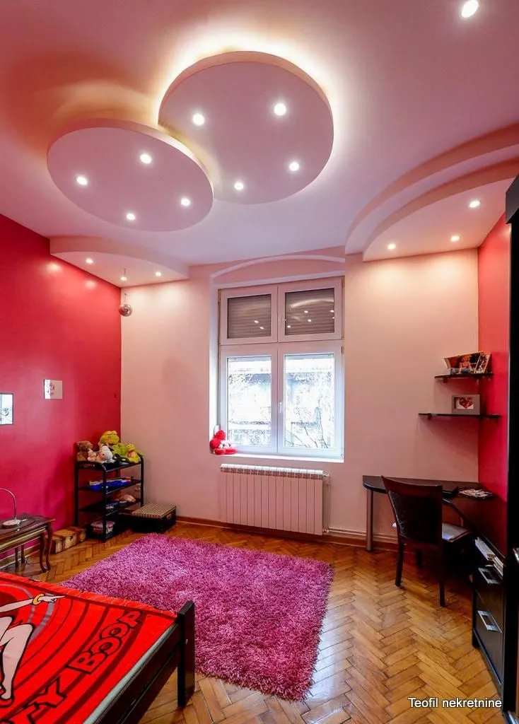 Prodaja, trosoban stan, 86m², Vračar, Šid