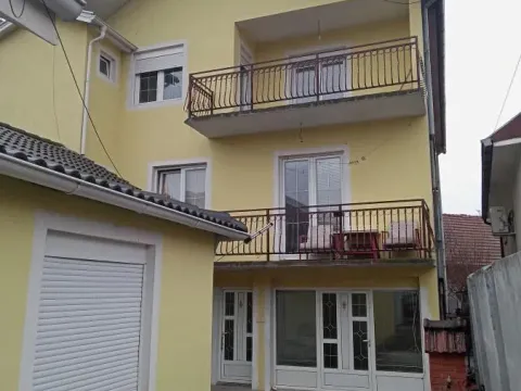 Sale, house, 400m², Ćuprija, Srbija - image 2