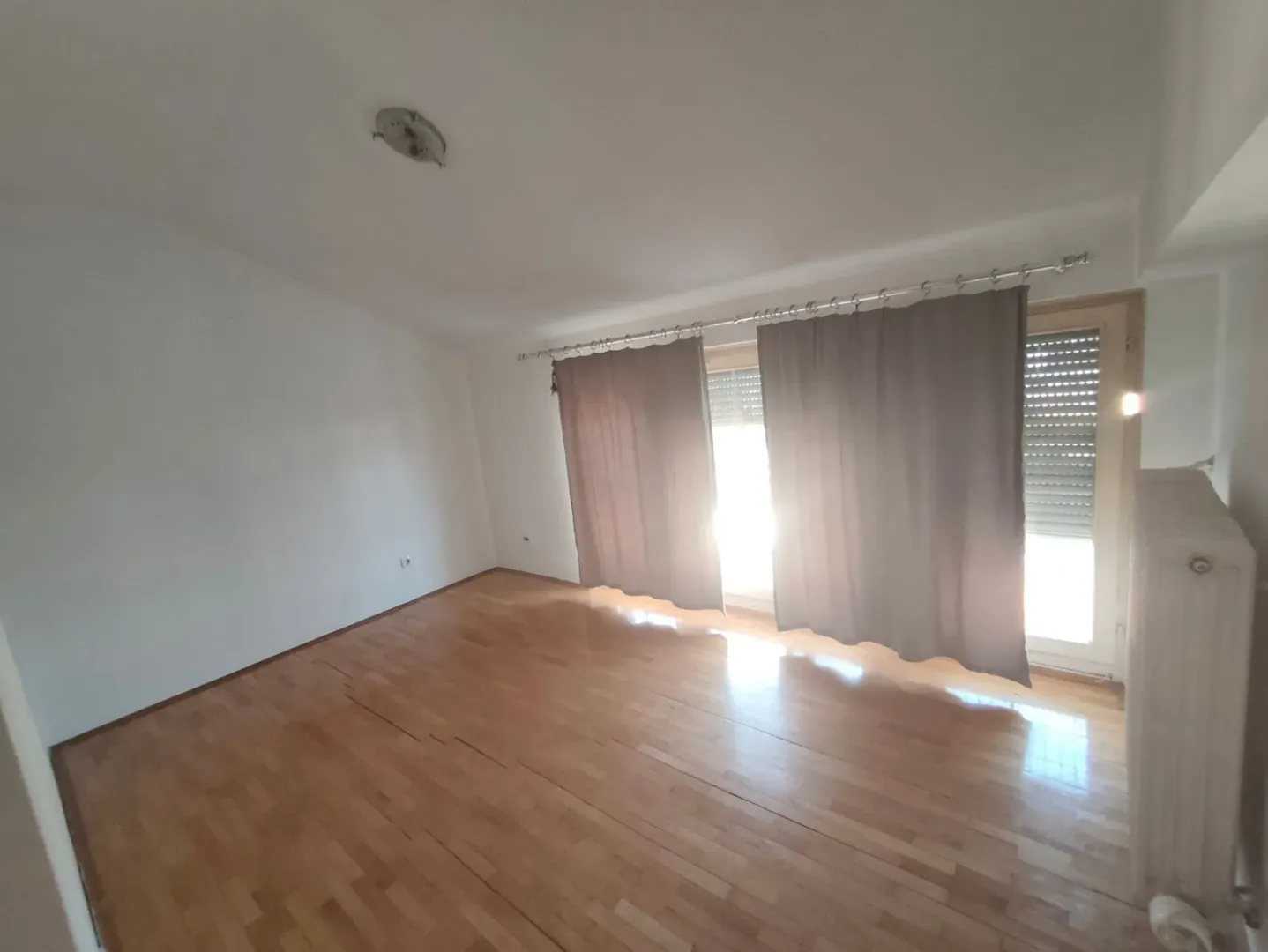 Prodaja, trosoban stan, 93m², Centar, Loznica