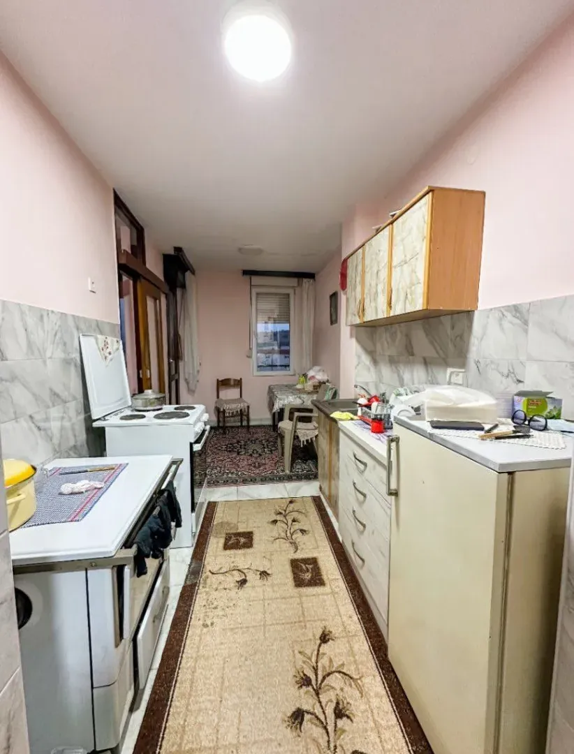 Prodaja, dvosoban stan, 76m², Blok 6, Podgorica