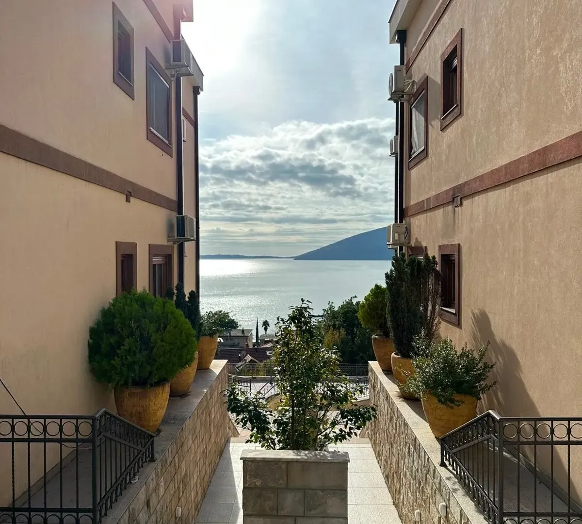 Prodaja, dvosoban stan, 88m², Zelenika, Herceg Novi