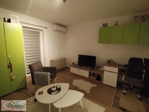 Prodaja, kuća, 80m², Cvetkova Pijaca, Zvezdara Sve Podlokacije - image 10