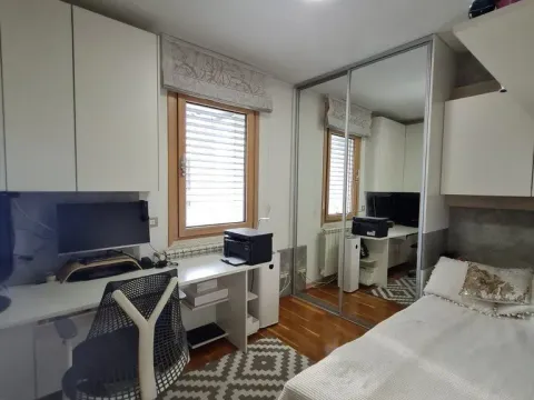 Sale, three bedroom apartment, 69m², Lekino Brdo, Voždovac Sve Podlokacije - image 11