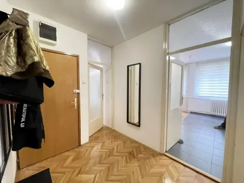 Rent, two bedroom apartment, 61m², Kalenić Pijaca, Vračar Sve Podlokacije - image 9