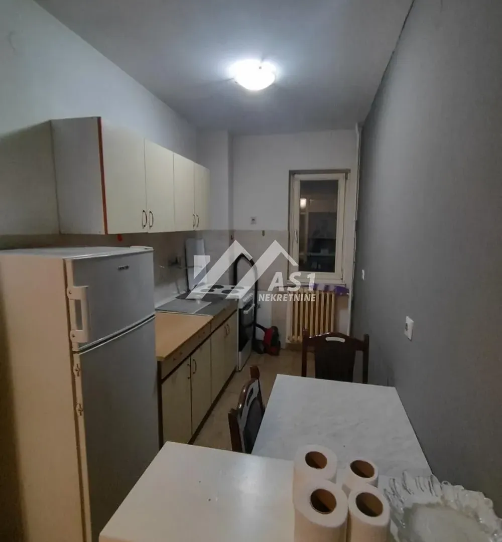 Izdavanje, jednosoban stan, 35m², Bulevar Oslobodjenja, Novi Sad Sve Podlokacije