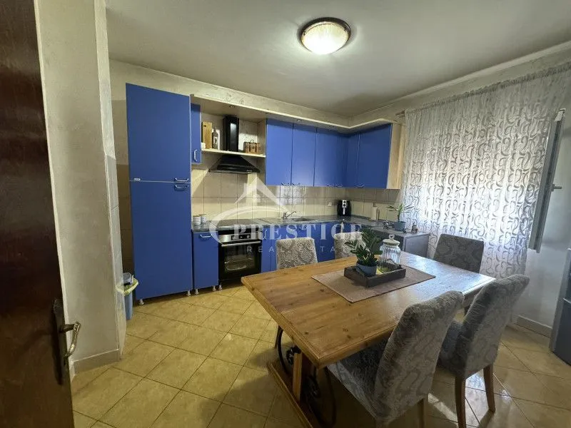 Sale, five bedroom apartment, 191m², Tološi, Podgorica