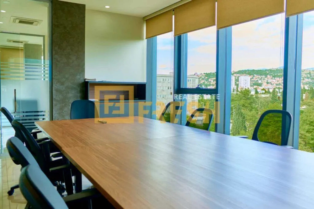 Rent, office space, 250m², Preko Morače, Podgorica