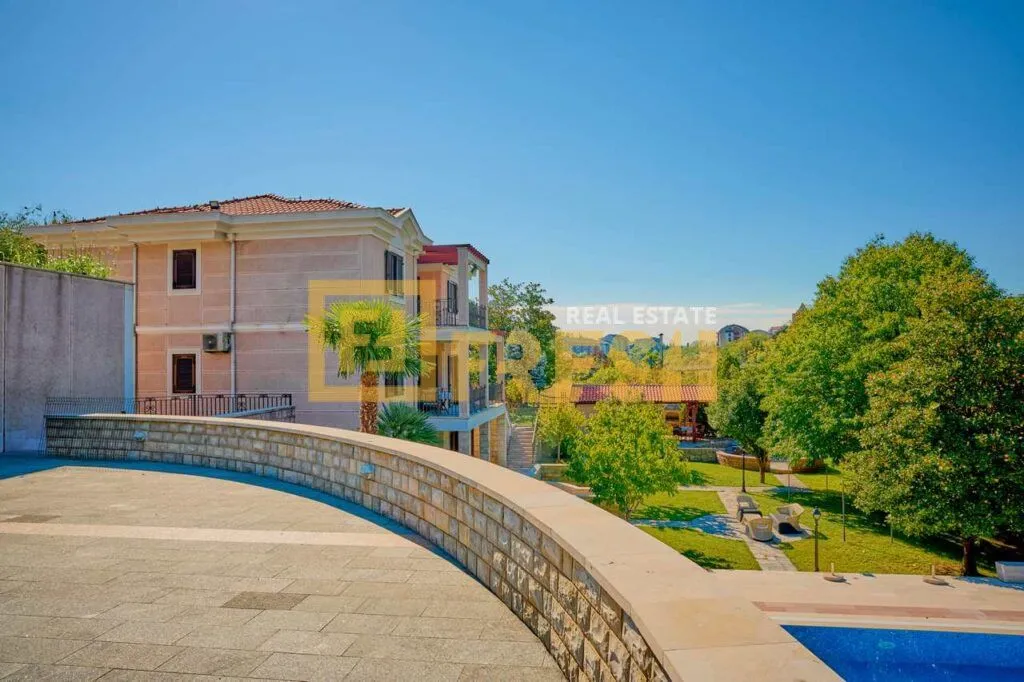 Izdavanje, kuća, 300m², Zagorič, Podgorica