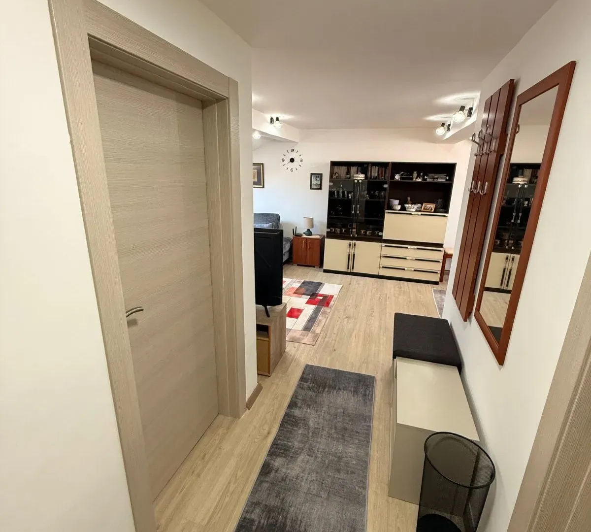 Izdavanje, jednosoban stan, 45m², Centar, Cetinje