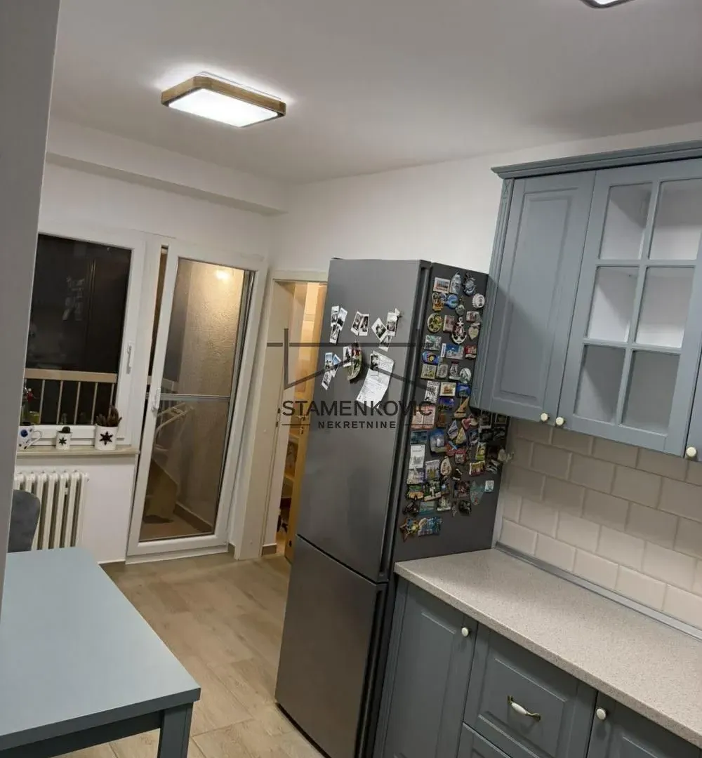 Izdavanje, jednosoban stan, 56m², Detelinara, Novi Sad Sve Podlokacije